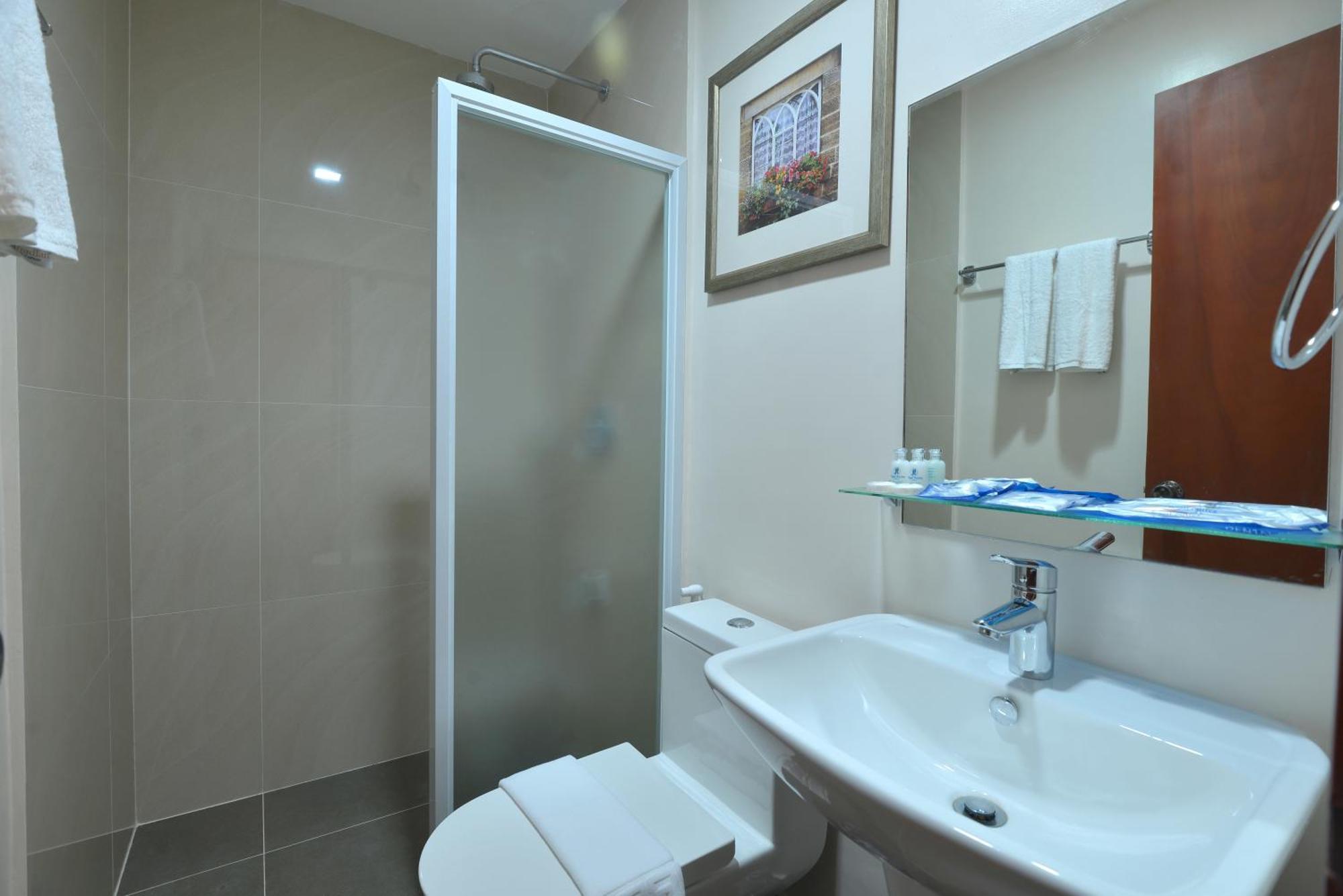 Royal Suites Condotel Kalibo Chambre photo