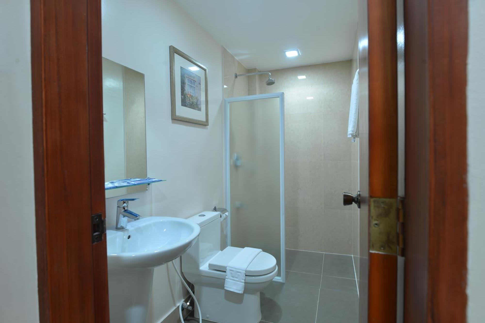Royal Suites Condotel Kalibo Chambre photo