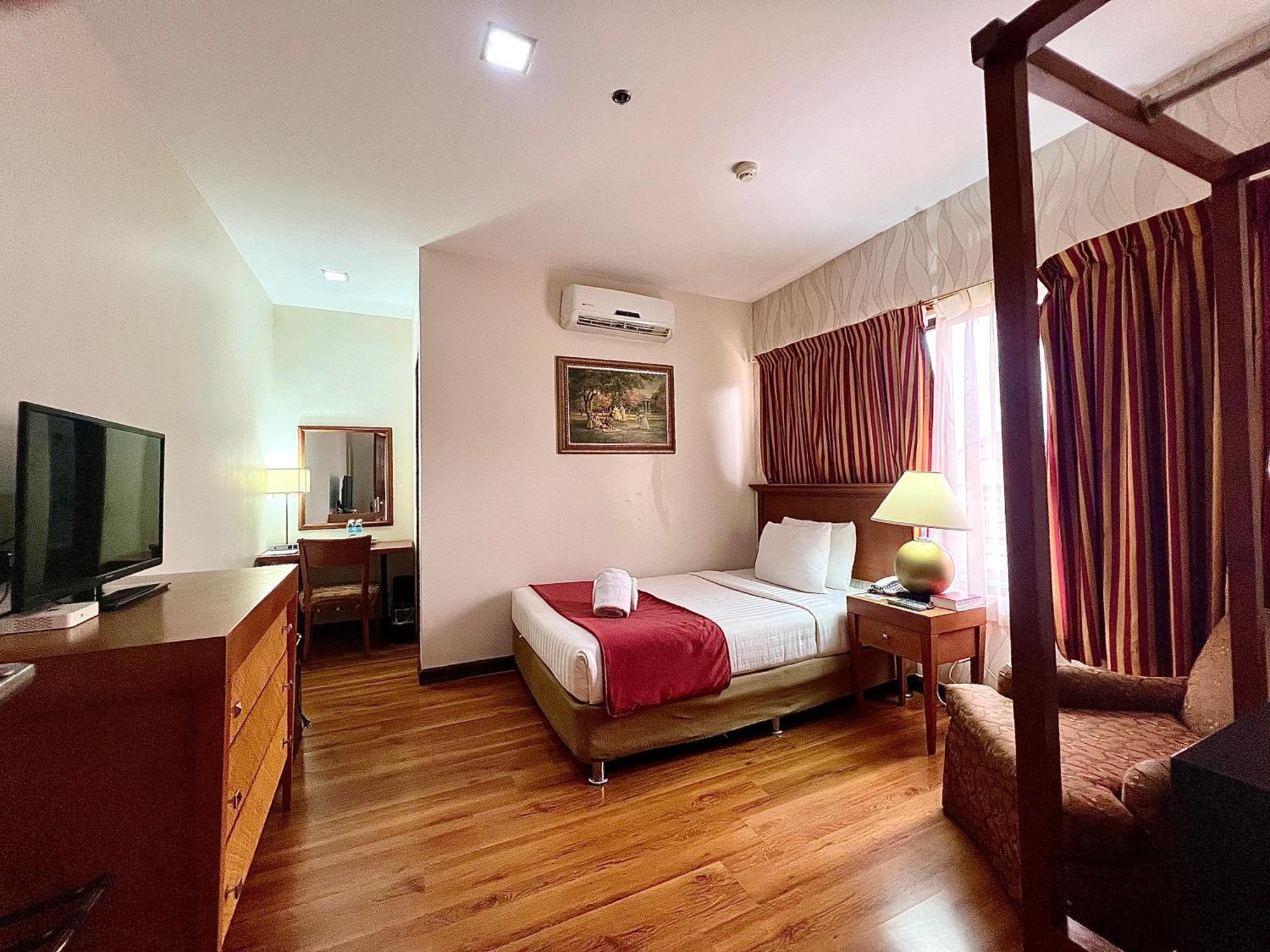 Royal Suites Condotel Kalibo Extérieur photo