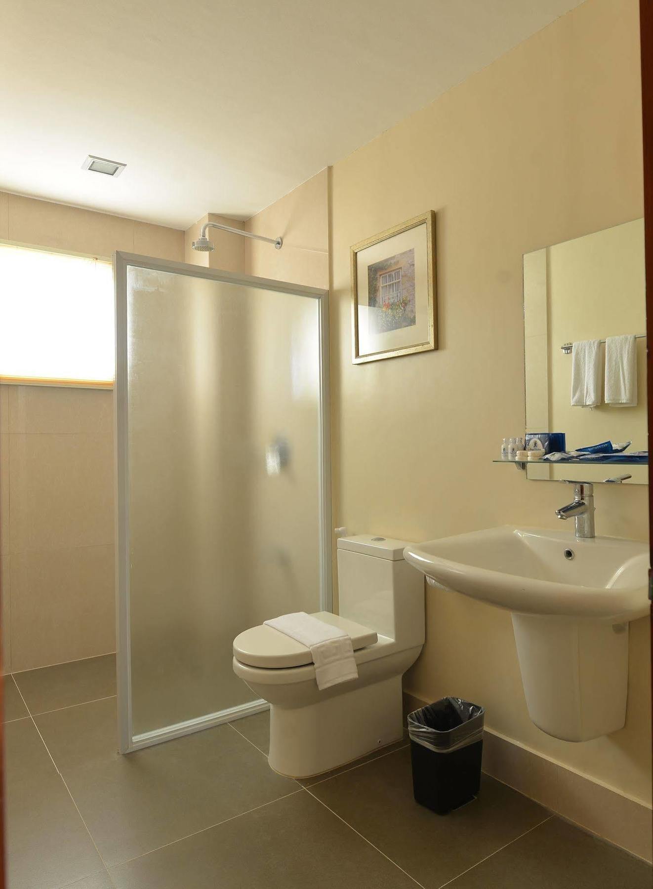 Royal Suites Condotel Kalibo Extérieur photo